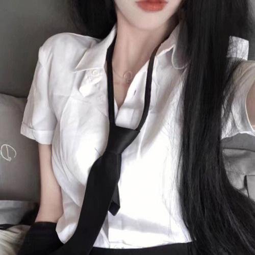 美女蛇岛求生